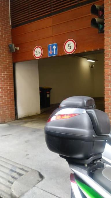 Modern Apartment With Garage บูดาเปสต์ ภายนอก รูปภาพ