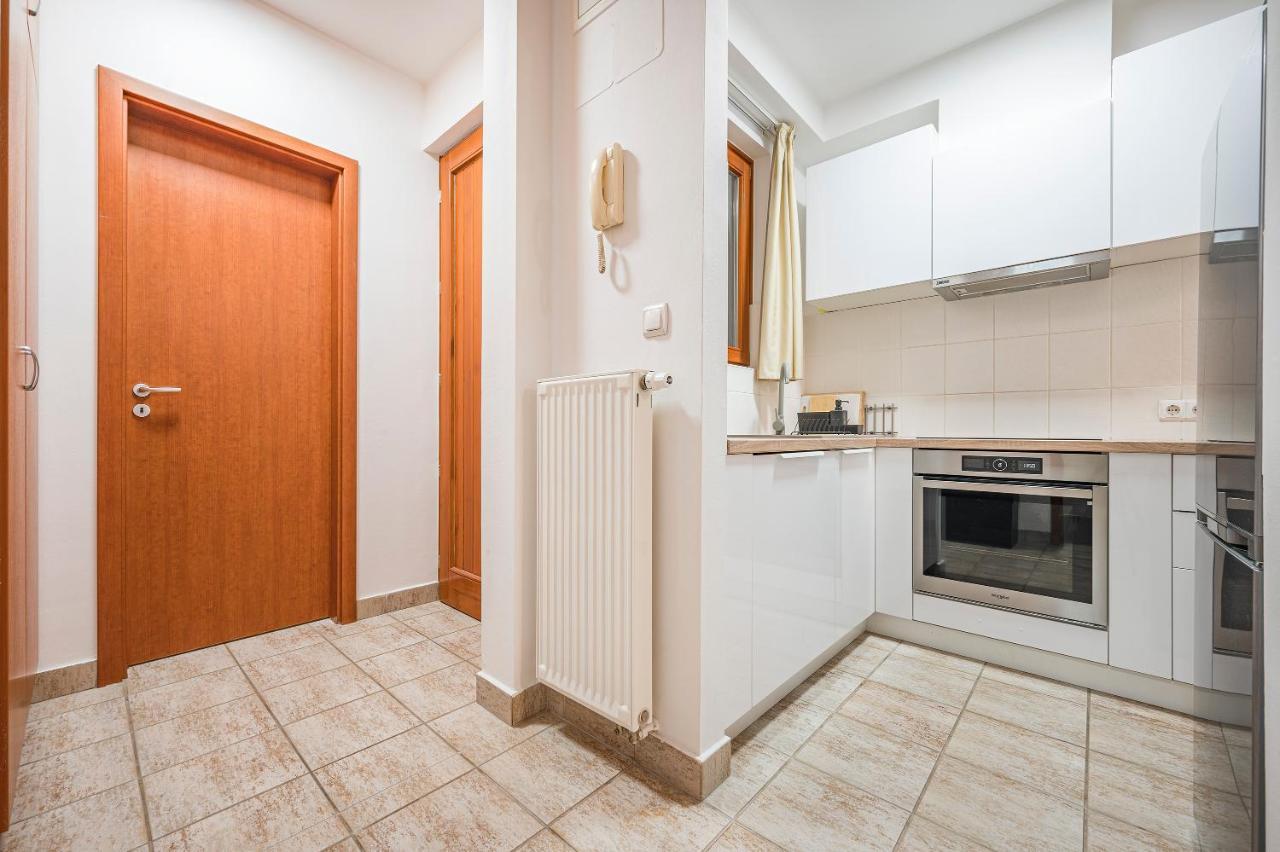 Modern Apartment With Garage บูดาเปสต์ ภายนอก รูปภาพ