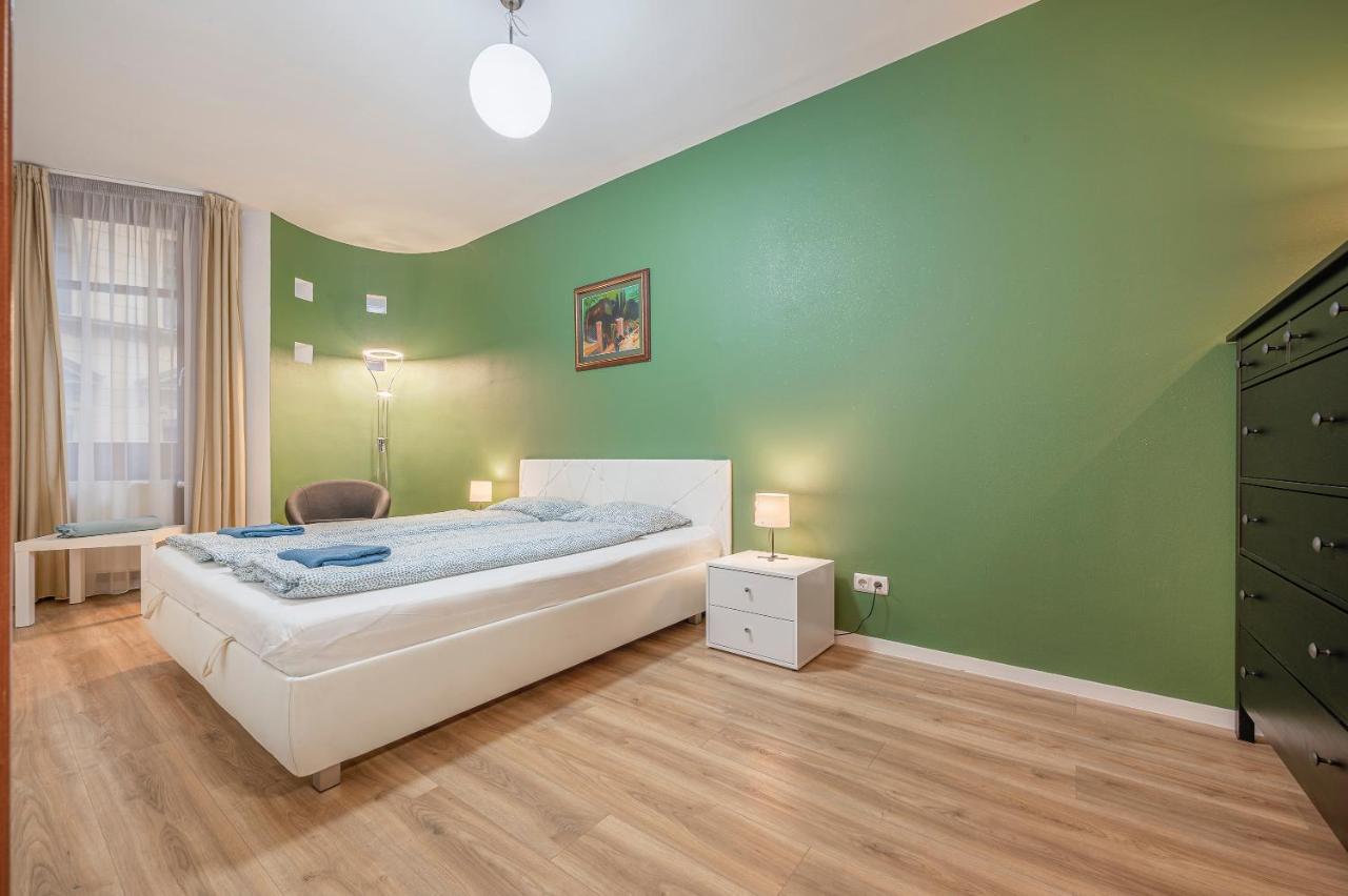 Modern Apartment With Garage บูดาเปสต์ ภายนอก รูปภาพ
